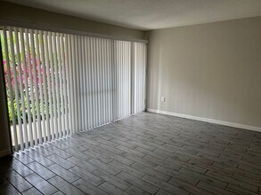 Spacious 1/1 Ground floor Condo in Altamonte Springs, FL - Building Photo - Building Photo