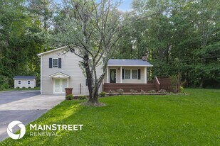 147 Acorn Dr in Dallas, GA - Building Photo