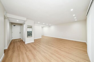 700 Perrie Dr in Elk Grove Village, IL - Building Photo - Building Photo