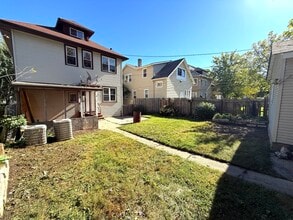 828 Lenox Ave in Waukegan, IL - Building Photo - Building Photo