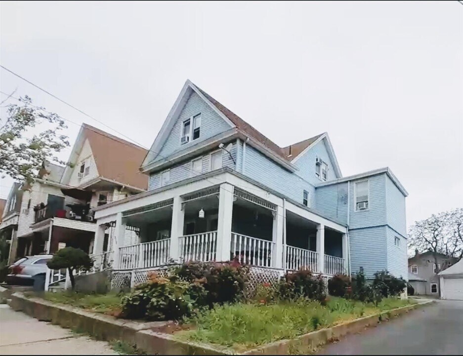318 75th St-Unit -2 in North Bergen, NJ - Building Photo