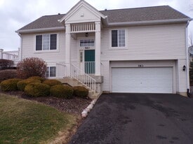 583 S Parkside Dr in Round Lake, IL - Building Photo