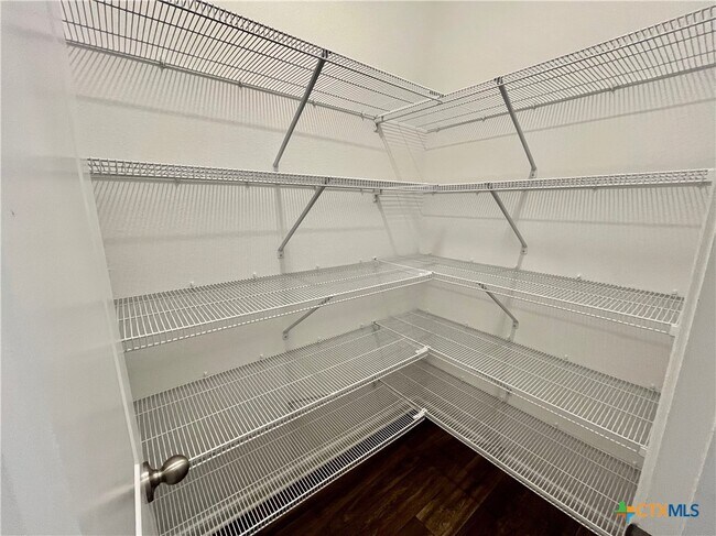 property at 3911 Trail de Paris