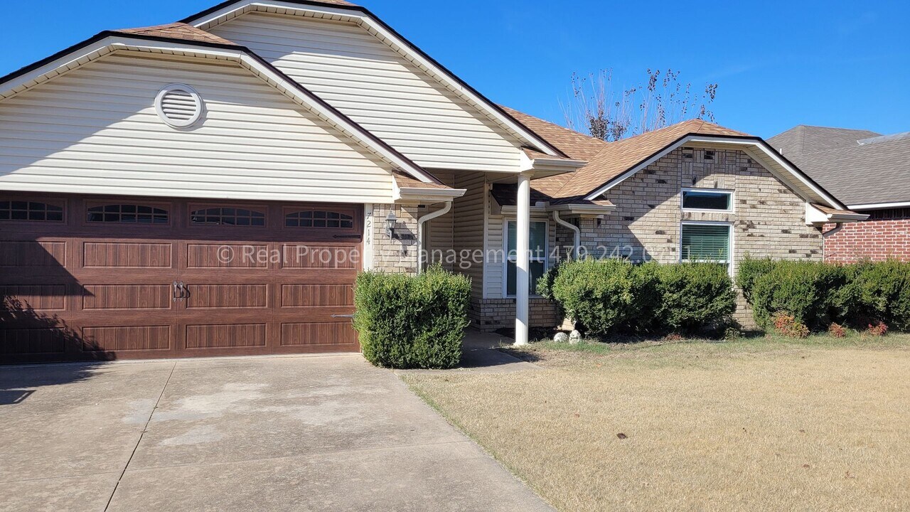 7214 Red Pine in Fort Smith, AR - Building Photo