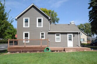 401 E 1st St in Waconia, MN - Building Photo - Building Photo