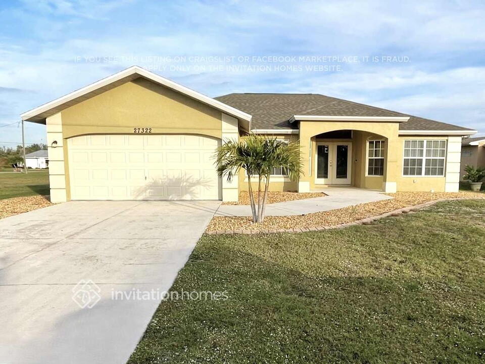 27322 Tierra Del Fuego Cir in Punta Gorda, FL - Building Photo