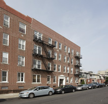 2270 64th St Apartamentos