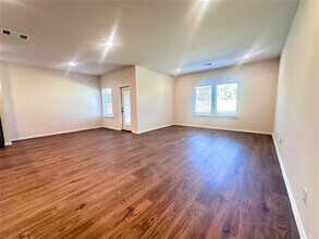 728 Pineywood Trl in Princeton, TX - Foto de edificio - Building Photo