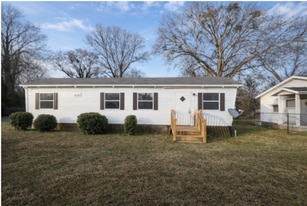 14a Yellowstone Dr in Greenville, SC - Building Photo