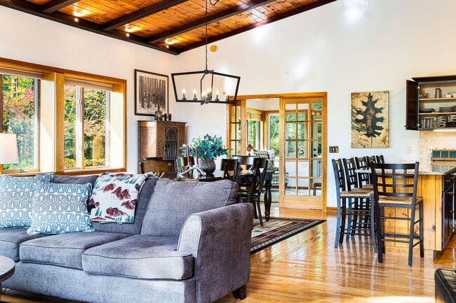 99 Mittenwald Strasse in Bartlett, NH - Building Photo - Building Photo