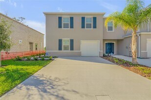 2725 Silver Canoe Dr in Edgewater, FL - Building Photo