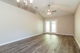 914 Walburg St in Green Cove Springs, FL - Building Photo - Building Photo