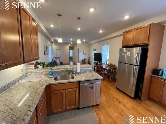 14 Flint St, Unit 1
