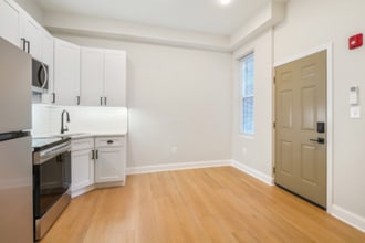 604 N Eutaw St in Baltimore, MD - Foto de edificio - Building Photo