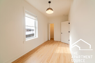 3049 W Medill Ave in Chicago, IL - Building Photo - Building Photo