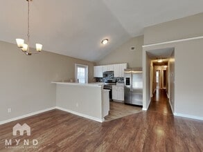 3940 Cypress Pointe Dr in Union City, GA - Foto de edificio - Building Photo