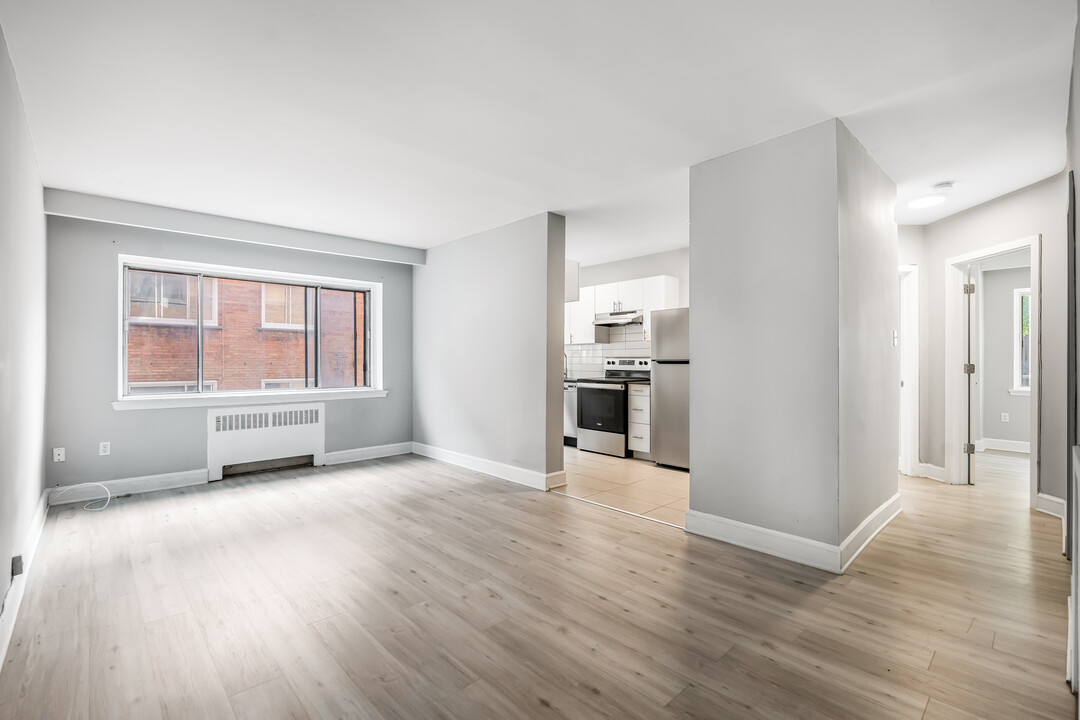 4875 Bourret in Montréal, QC - Building Photo