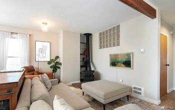 2606 E Madison St in Seattle, WA - Building Photo - Building Photo