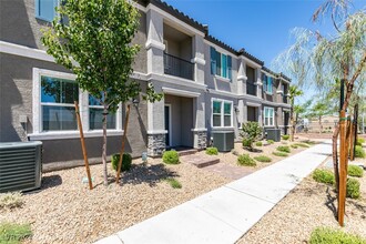 500 Ylang Pl in Henderson, NV - Foto de edificio - Building Photo