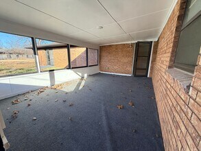 1323 SE Clover Ln in Lawton, OK - Building Photo - Building Photo