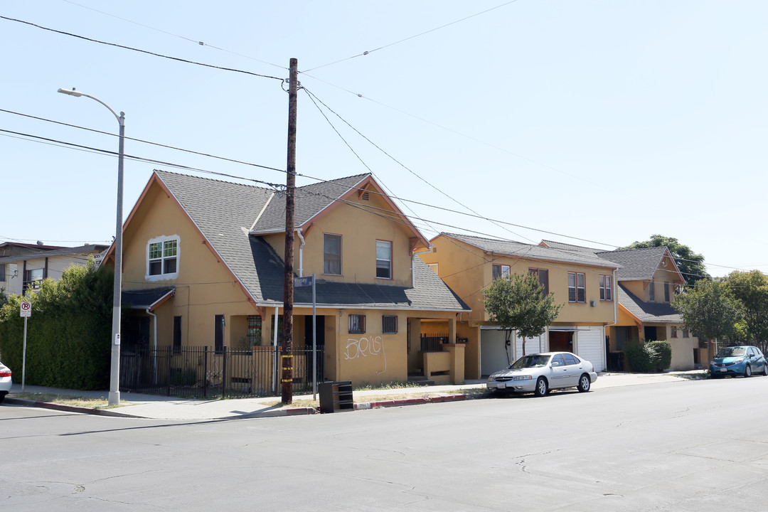 2900 W 12th St in Los Angeles, CA - Building Photo