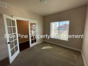 381 Victoria St in Ammon, ID - Building Photo - Building Photo
