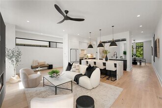 194 E Lake Terrace SE in Atlanta, GA - Building Photo - Building Photo