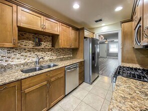 7975 58th Ave N, Unit 7975 58th Ave. N. #410 in St. Petersburg, FL - Building Photo - Building Photo