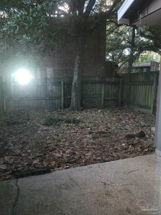 8487 Old Spanish Trail Rd in Pensacola, FL - Foto de edificio - Building Photo