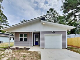 907 East St in Smithfield, NC - Building Photo