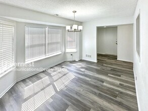 1300 NW Willow Dr in Grain Valley, MO - Building Photo - Building Photo