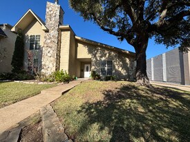 9461 Timberleaf Dr in Dallas, TX - Building Photo