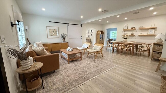 5785 SW 54th Terrace in Miami, FL - Foto de edificio - Building Photo