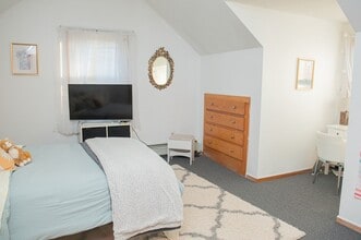 200 Bear Path Rd in Hamden, CT - Building Photo - Building Photo