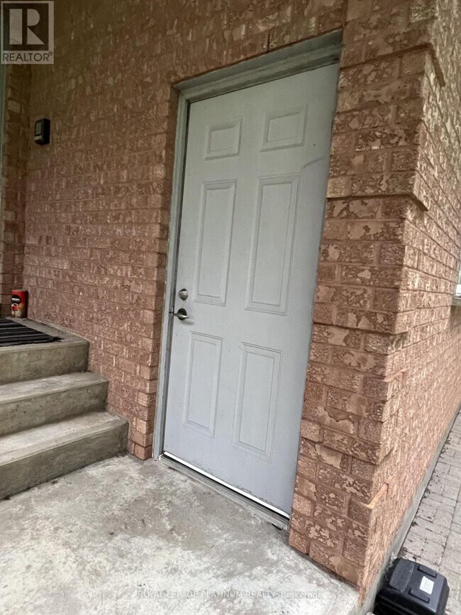 5640 Fifth Line in Milton, ON - Building Photo - Building Photo