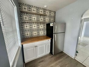 23 SE 12th St in Dania Beach, FL - Building Photo - Building Photo