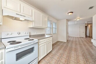 12133 Stone E Dr in Houston, TX - Building Photo - Building Photo