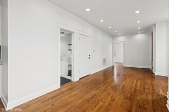 2346 W Fullerton Ave in Chicago, IL - Building Photo - Building Photo