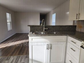 7211 Lofty Dr in Port Richey, FL - Building Photo - Building Photo