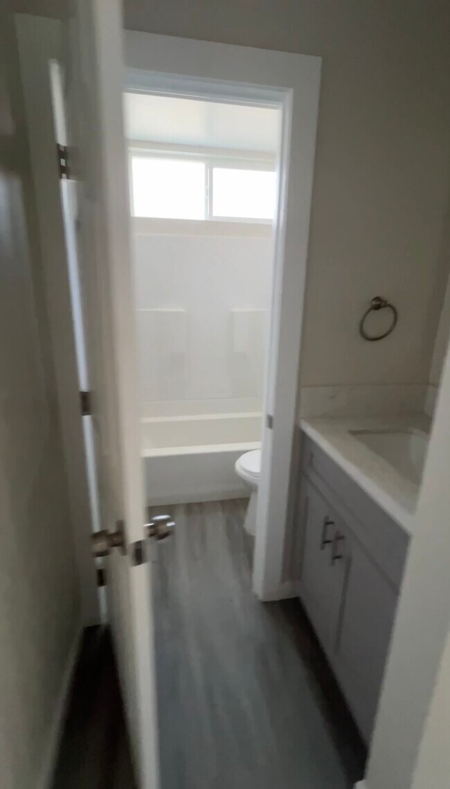 2421 Endicott St in Los Angeles, CA - Building Photo - Building Photo