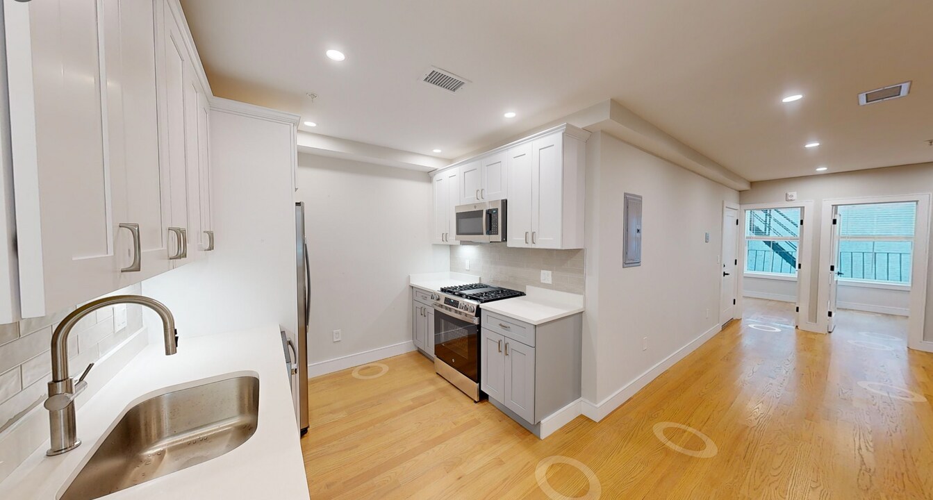 230 Tremont St, Unit 1A in Boston, MA - Building Photo