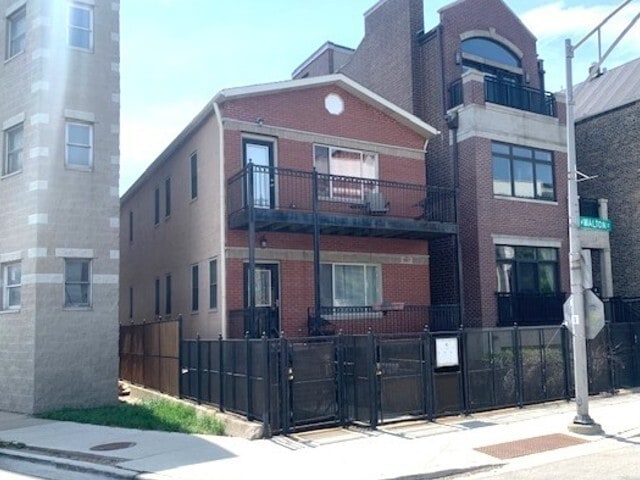 property at 1327 W Walton St