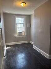 2839 N Calvert St, Unit 3 in Baltimore, MD - Building Photo - Building Photo