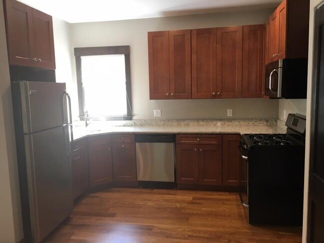 46 Creighton St, Unit 2