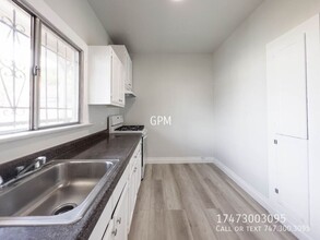 1/2 Glendale Blvd in Los Angeles, CA - Building Photo - Building Photo