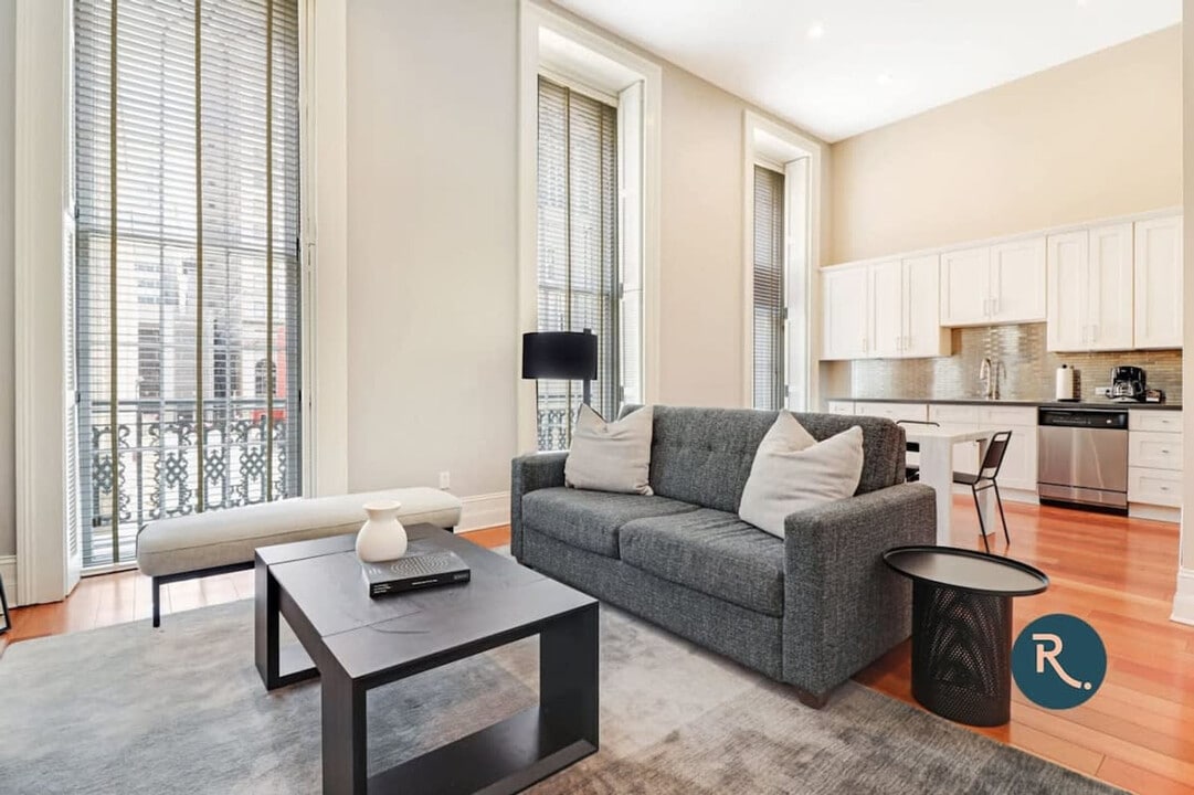 822 Perdido St in New Orleans, LA - Building Photo