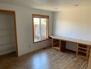 1724 SW Barley Hill Dr in Corvallis, OR - Building Photo - Building Photo