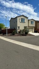 6757 Jujube Ln in Sacramento, CA - Building Photo - Building Photo