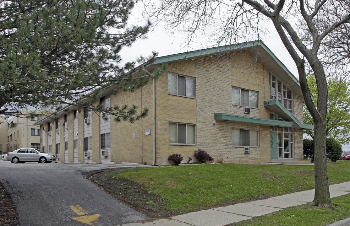 853 N 23rd St in Milwaukee, WI - Foto de edificio