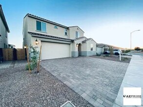 9025 W Denton Ln in Glendale, AZ - Building Photo - Building Photo